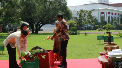 Presiden Jokowi Tanam Pohon Bersama Presiden Filipina di Istana Bogor