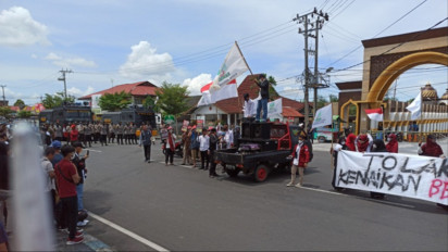 Aksi Dorong Motor Warnai Protes Unjuk Rasa Kenaikan Harga BBM di Bengkulu