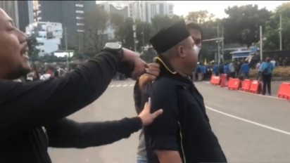 Polisi Tangkap Empat Pengunjuk Rasa di Sekitaran Patung Kuda