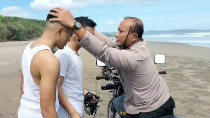 Nasib Mujur 2 Awak Pesawat Latih Mendarat Darurat di Pantai Ngagelan Banyuwangi, Ditemukan Duduk di Pinggir Pantai