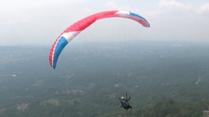 58 Pilot Dalam dan Luar Negeri Bertarung di Ajang Paralayang Telomoyo Cup 2022