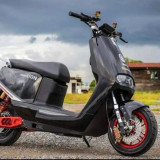 Harga BBM  Naik Motor Listrik Bisa Jadi Pilihan,  Ini  Kelebihan dan kekurangannya