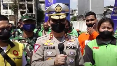 Peringati HUT ke-67, Korlantas Bagikan Ribuan Paket Sembako untuk Masyarakat Membutuhkan