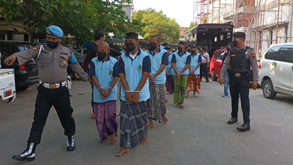 Puluhan Penjudi Dibekuk Satreskrim Polres Pati, Uang Ratusan Juta Diamankan Sebagai Barang Bukti