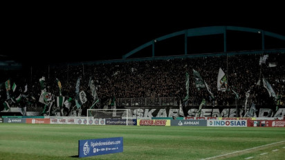 PSS Sleman Didenda 50 Juta Gara-Gara Suporter Lempar 2 Gelas Plastik ke Lapangan saat Tanding Lawan Persebaya