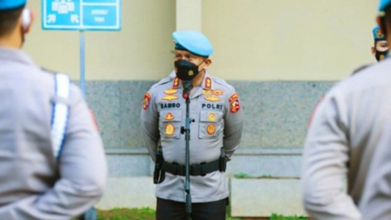 Sejumlah Bukti Ferdy Sambo Sulit 'Ditumbangkan' dan Bukan Orang Sembarangan, Dari Dihormati Polisi hingga Jadi Bos Mafia
            - galeri foto