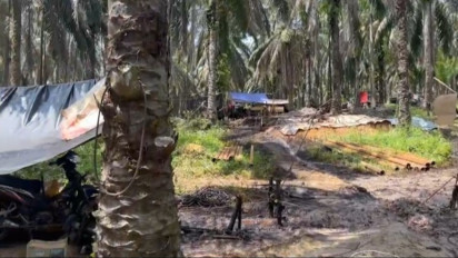 Polisi Grebek Lokasi Penambangan Minyak Illegal, 11 Pelaku Ilegal Diamankan