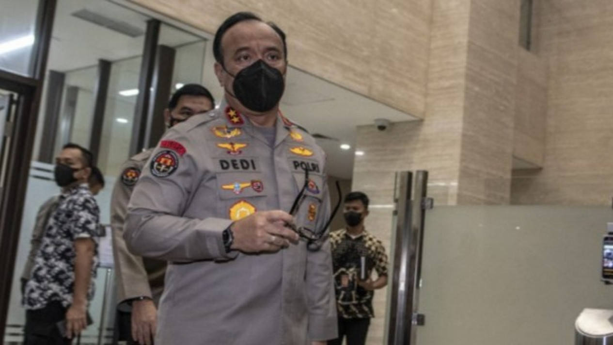 KBP Agus Nurpatria Diberhentikan Tidak Dengan Hormat
            - galeri foto