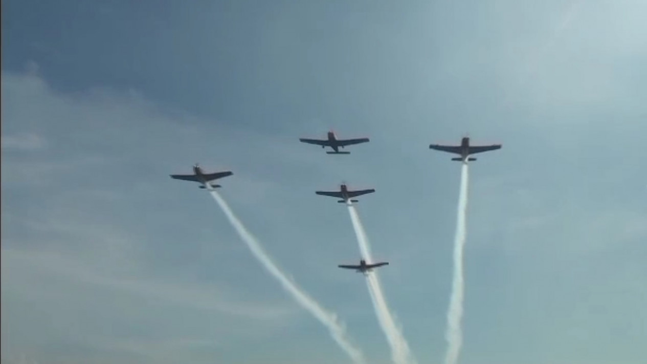 TNI AL Temukan Titik Koordinat Pesawat Latih Bonanza yang Jatuh di Selat Madura
            - galeri foto