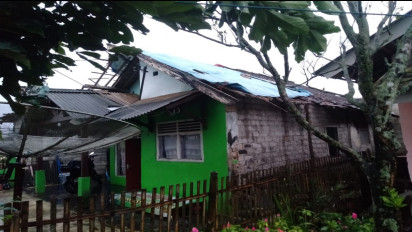 Puluhan Rumah Warga di Kecamatan Gegerbitung Kabupaten Sukabumi Jawa Barat Rusak Akibat Disapu Puting Beliung