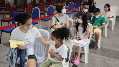 Bye-bye Covid-19! Malaysia Cabut Aturan Wajib Masker di Ruangan