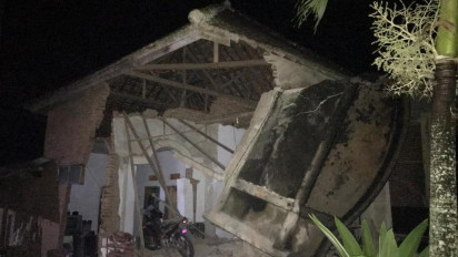 Tebing Sungai Ambrol, Rumah Seorang Warga Rusak Terseret Longsor