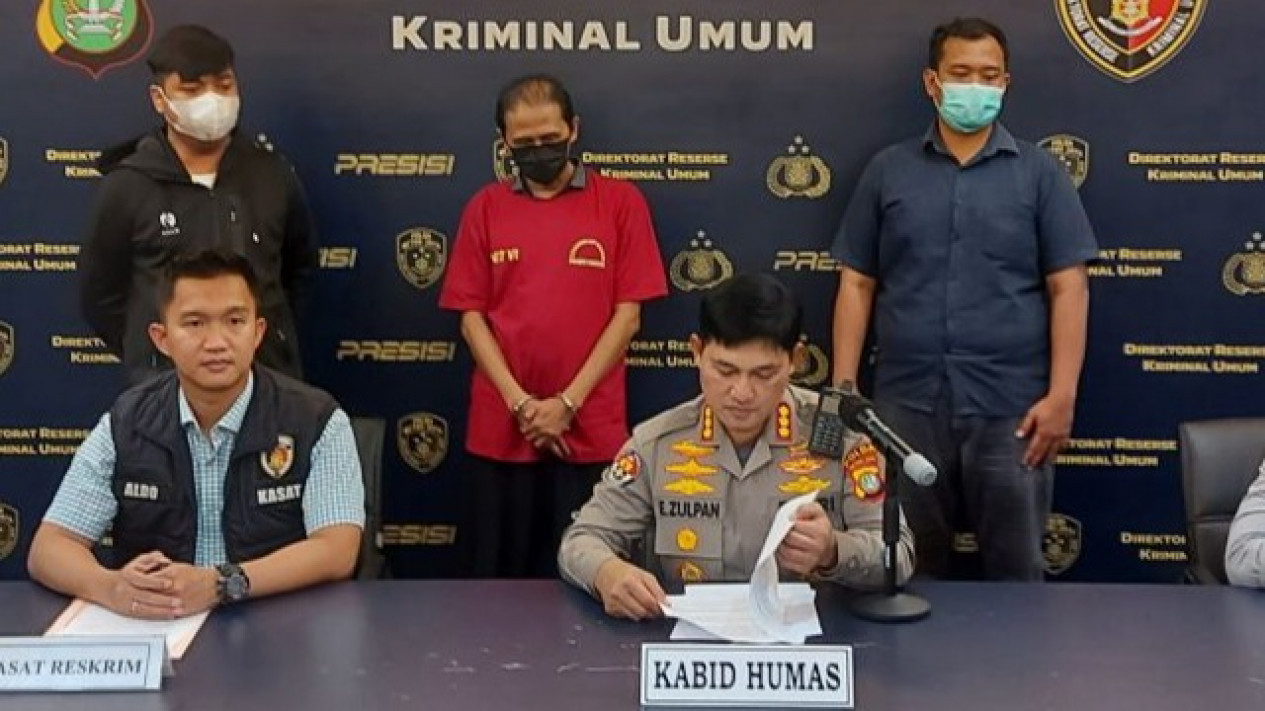 Tersangka Pencabulan Anak Tiri di Tangerang Ditangkap di Denpasar
            - galeri foto