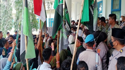 DPRD Madina Digeruduk Ratusan Mahsiswa, HMI Tuntut Wakil Rakyat Tolak Kenaikan Harga BBM