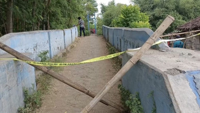 Pasca Jembatan Gantung Ambruk, Polres Probolinggo Pasang Police Line dan Akan Lakukan Penyelidikan