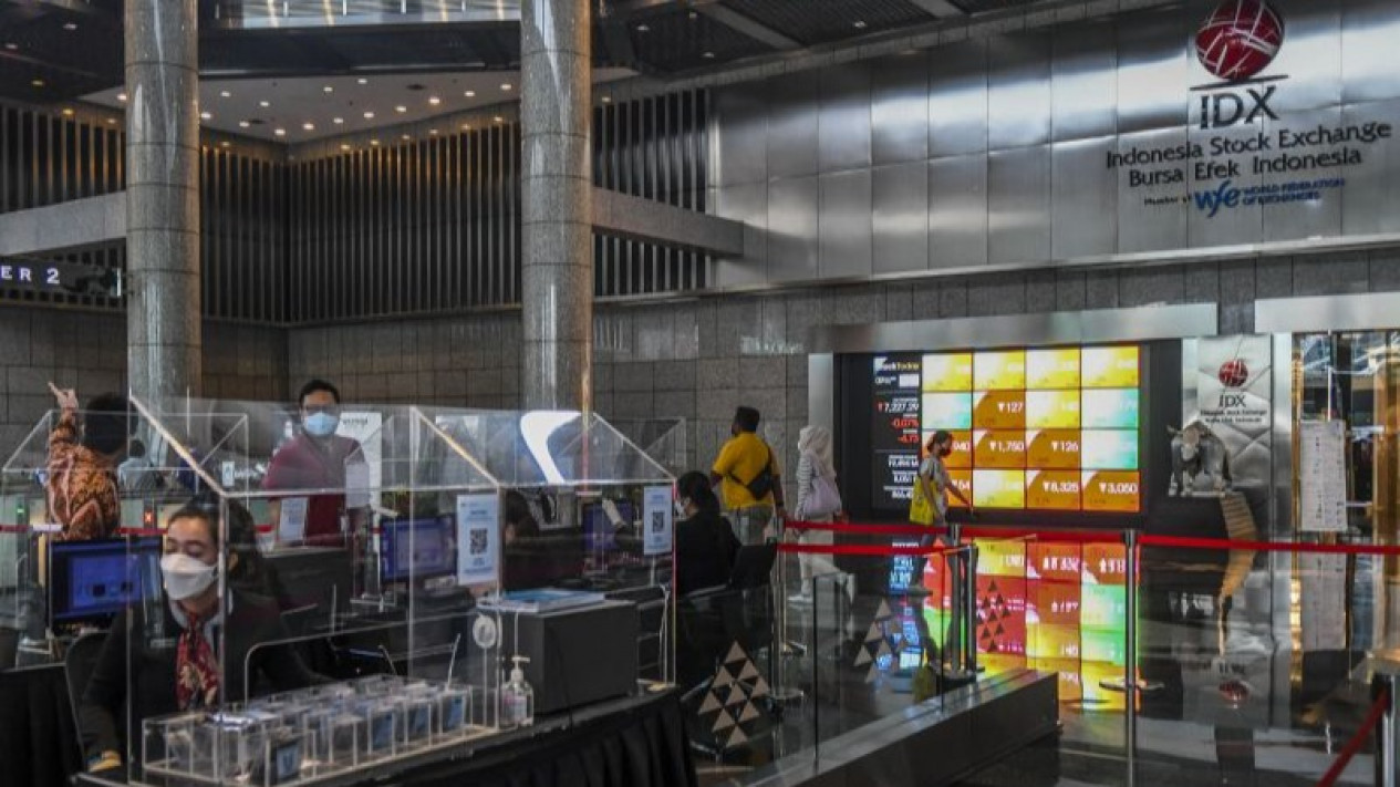 IHSG Ditutup Menguat 0,15 Persen ke Level 7.242,66
            - galeri foto