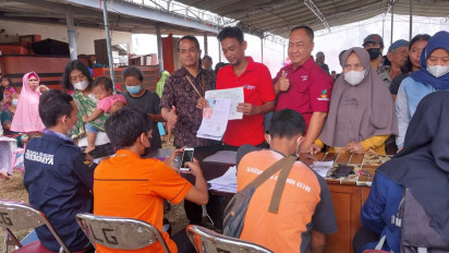 BLT BBM dan BPNT Cair, Ribuan Warga Padati Kantor Pos Cirebon