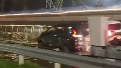 Banjir Nyaris 1 Meter, Tol BSD Jakarta - Serpong Ditutup Sementara, Puluhan Mobil Terjebak dalam Tol