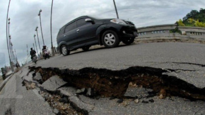 Gempa Magnitudo 7,6 di Papua Nugini, Bangunan Rusak & Warga Panik