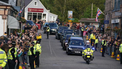 Peti Mati Ratu Elizabeth II Melakukan Perjalanan Melalui Skotlandia