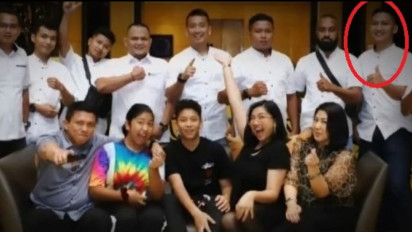 Viral! Momen Akrab Keluarga Ferdy Sambo Bersama Para Ajudan Makan Bareng, Brigadir J Jadi Sorotan Netizen