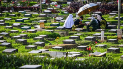 Tafsir Surah at-Takatsur Ayat 1-2: Jangan Lalai dengan Kemegahan Hingga Liang Kubur