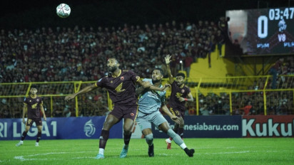 Kekalahan Persebaya Melawan PSM Makassar, Aji : Saya Sayangkan Ketiga Gol itu karena Kesalahan Para Pemain Kami