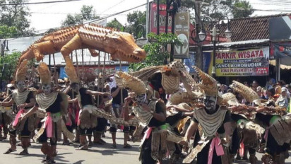 Meriahkan G20, Ribuan Warga Borobudur Ikuti Kirab Budaya dengan Antusias