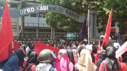 Tolak Kenaikan Harga BBM, Buruh di Garut Kepung Kantor DPRD