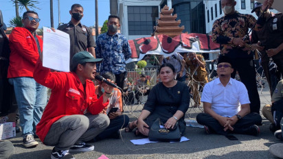 DPRD Jatim ke Mahasiswa yang Menolak Kenaikan BBM: Kami Bisa Merasakan Keberatan Itu