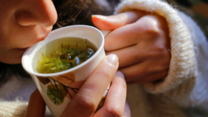 Hangat dan Menyehatkan, Minuman Tradisional Ini Dijuluki ‘Sampah’ Namun Punya Banyak Khasiat Bagi Kesehatan