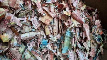 Uang Puluhan Juta untuk Daftar Haji Milik Penjaga Sekolah di Solo Rusak Dimakan Rayap