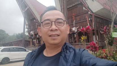 Profil Eko Kuntadhi  Diduga Menghina Ning Imaz ‘Lirboyo Kediri’