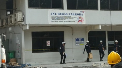 Puslabfor Kesulitan Cek Lokasi Kebakaran Gudang JNE, Masih ada Sisa Api dan Asap Mengepul