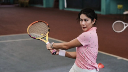 Potret Cantik Dian Sastro saat Berolahraga, Netizen: Jadi Mau Main Tenis