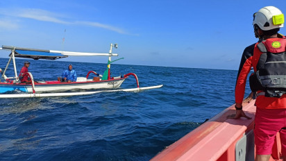 Basarnas Bali Terjunkan Personil Cari ABK Kapal yang Terjatuh Pada Perairan Uluwatu