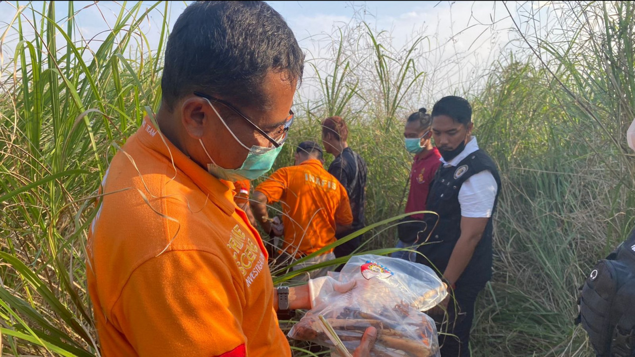 Polisi Temukan Beberapa Tulang yang Hilang dari Jasad  Terbakar di Marina Semarang
            - galeri foto