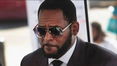Tak Cuma Didakwa Ajak Berhubungan Seks, Penyanyi Peraih 3 Grammy Award R. Kelly Dinyatakan Bersalah Atas Tuduhan Produksi Pornografi Anak