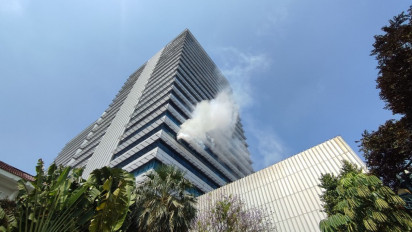 Kepulan Asap Terlihat di Lantai 6 Gedung Balai Kota DKI Jakarta, Ada Sejumlah Damkar