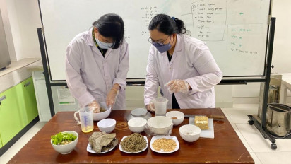 Dua Mahasiswa di Surabaya, Ciptakan Mie dari Tempe dan Daun Sengkubak, "Mie Tebak", Rasanya Yummii...