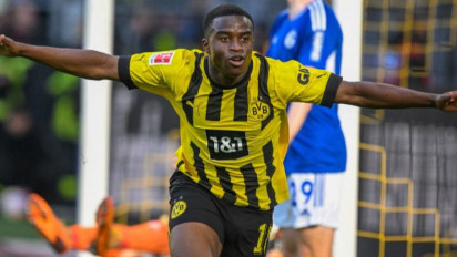 Gol Youssoufa Moukoko Bawa Borussia Dortmund ke Puncak Klasemen, Bayern Telan Kekalahan Pertama Musim Ini