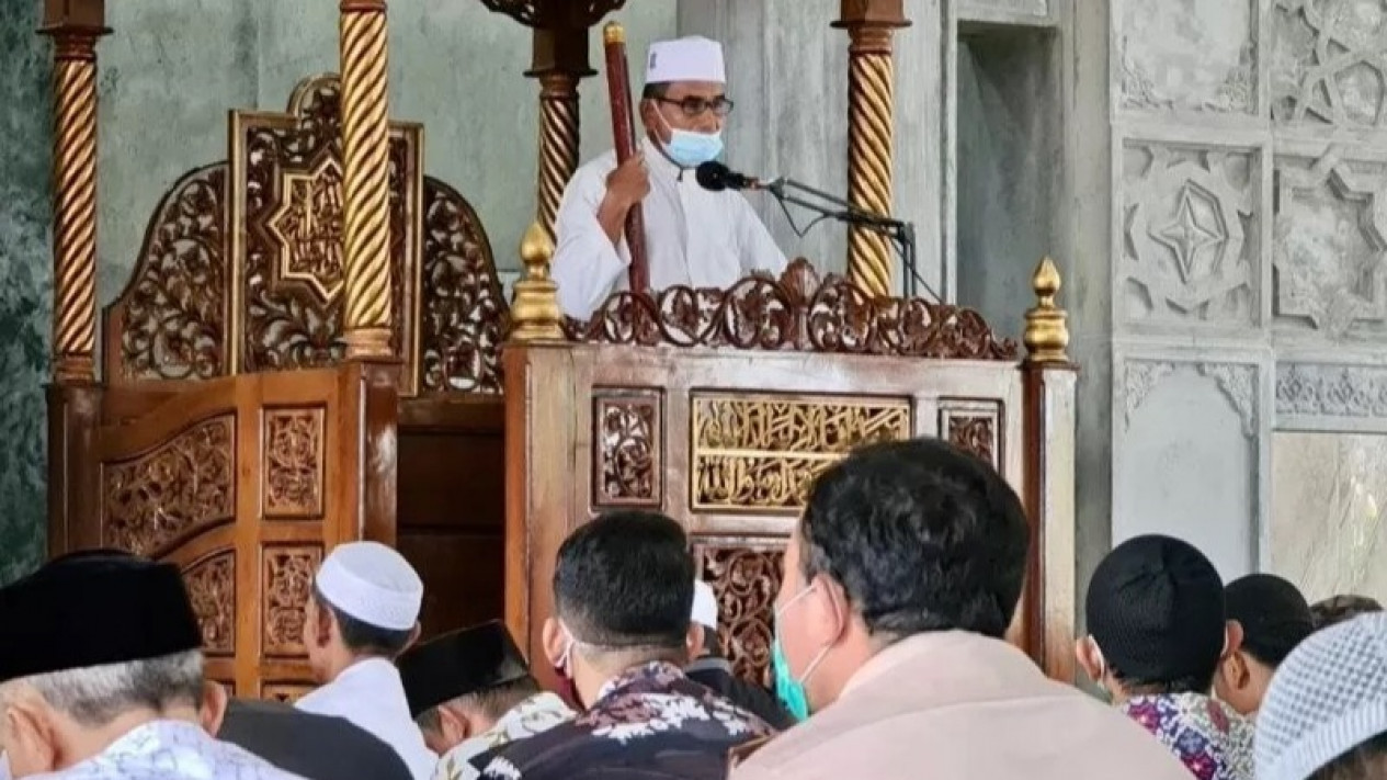 Bolehkan Kita Berdzikir Saat Khatib Sedang Membacakan Khutbah Jumat? Berikut Penjelasannya
            - galeri foto