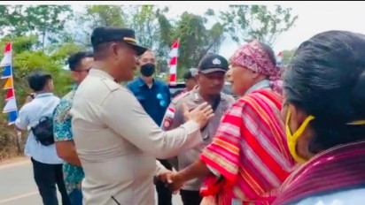 Aparat Adang Warga Adat Toinaman MBD yang Hendak Sampaikan Aspirasi ke Jokowi saat Kunjungan ke Pulau Moa