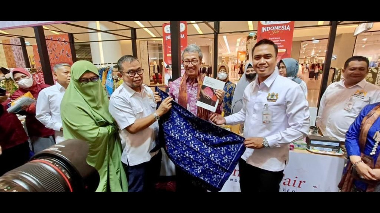 Kadin Jatim Pasarkan Produk Indonesia dalam Pameran Perdagangan dan Investasi di Bangkok
            - galeri foto