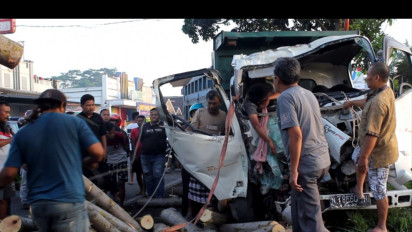 Kecelakaan Libatkan 2 Pengendara Motor dan Sopir Dump Truk, 2 Korban Tewas, Ini Pemicunya