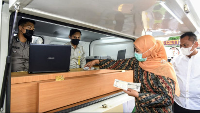 Gubernur Jatim Bebaskan Pajak Kendaraan Angkutan Umum dan Ojek Online, Upaya Tekan Inflasi Dampak Kenaikan BBM