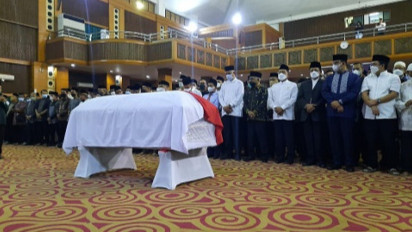 Moeldoko Beri Penghormatan Terakhir Usai Salatkan Jenazah Prof Azyumardi Azra