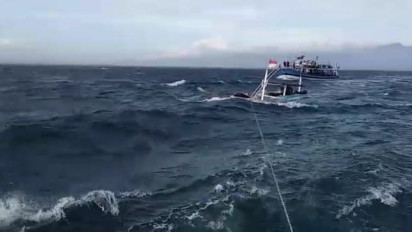 Diduga Kelebihan Muatan, Sebuah Kapal Ikan Tenggelam di Perairan Utara Probolinggo