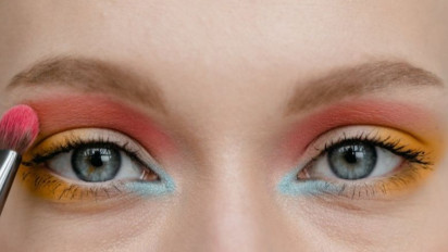 Tips Make Up Tahan Lama dan Antiluntur