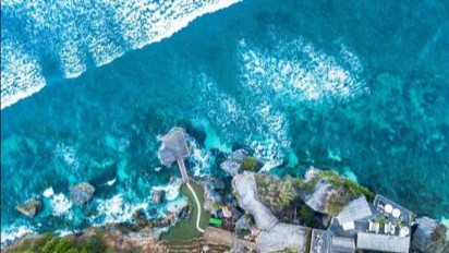 Pantai Melasti Ungasan, Hidden Gem Menawan untuk Healing di Bali